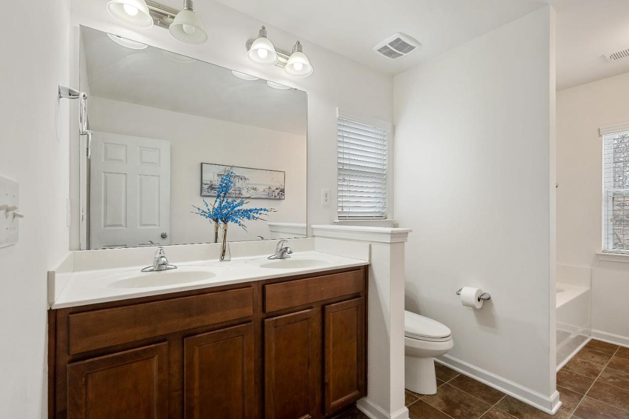 Stylish 4B 3B -King Bed- Jacuzzi Charlotte Exterior foto