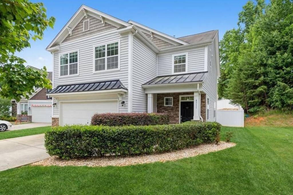Stylish 4B 3B -King Bed- Jacuzzi Charlotte Exterior foto
